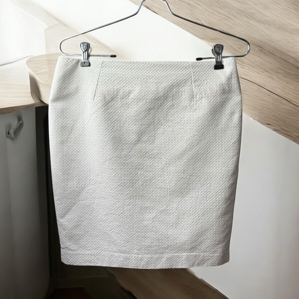 CYNTHIA ROWLEY TEXTURED WHITE SKIRT SIZE 2 - NWT